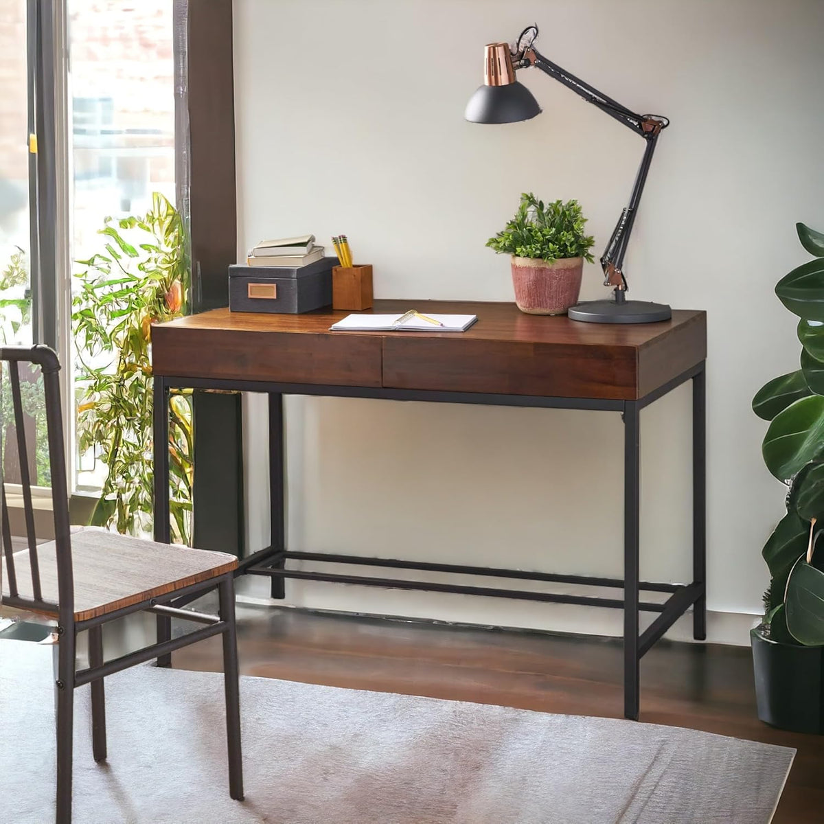 Bureau moderne et élégant en bois, bureau avec rangement conçu selon des normes rigoureuses, bureau d'ordinateur durable pour le télétravail