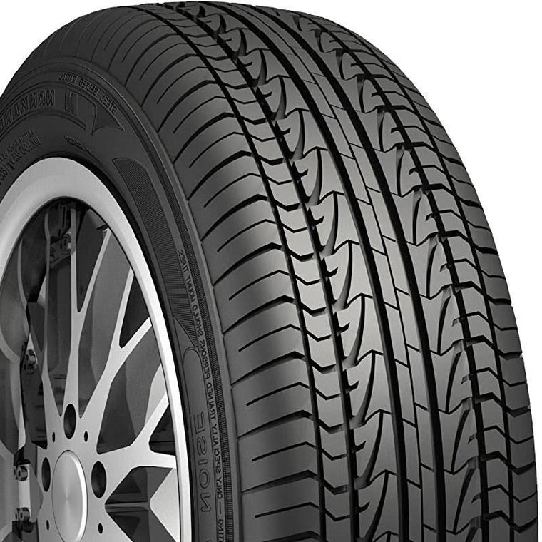 – Pneu radial Nankang 205/70R14 Cx668