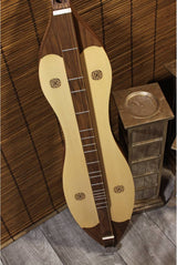 Dulcimer de montagne Roosebeck Grace 4 cordes en épicéa voûté avec motif entrelacé – Noyer