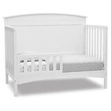 Lit de bébé convertible 4-en-1 à panneaux pleins Archer de Delta Children – Certifié Greenguard Gold, Blanc Bianca